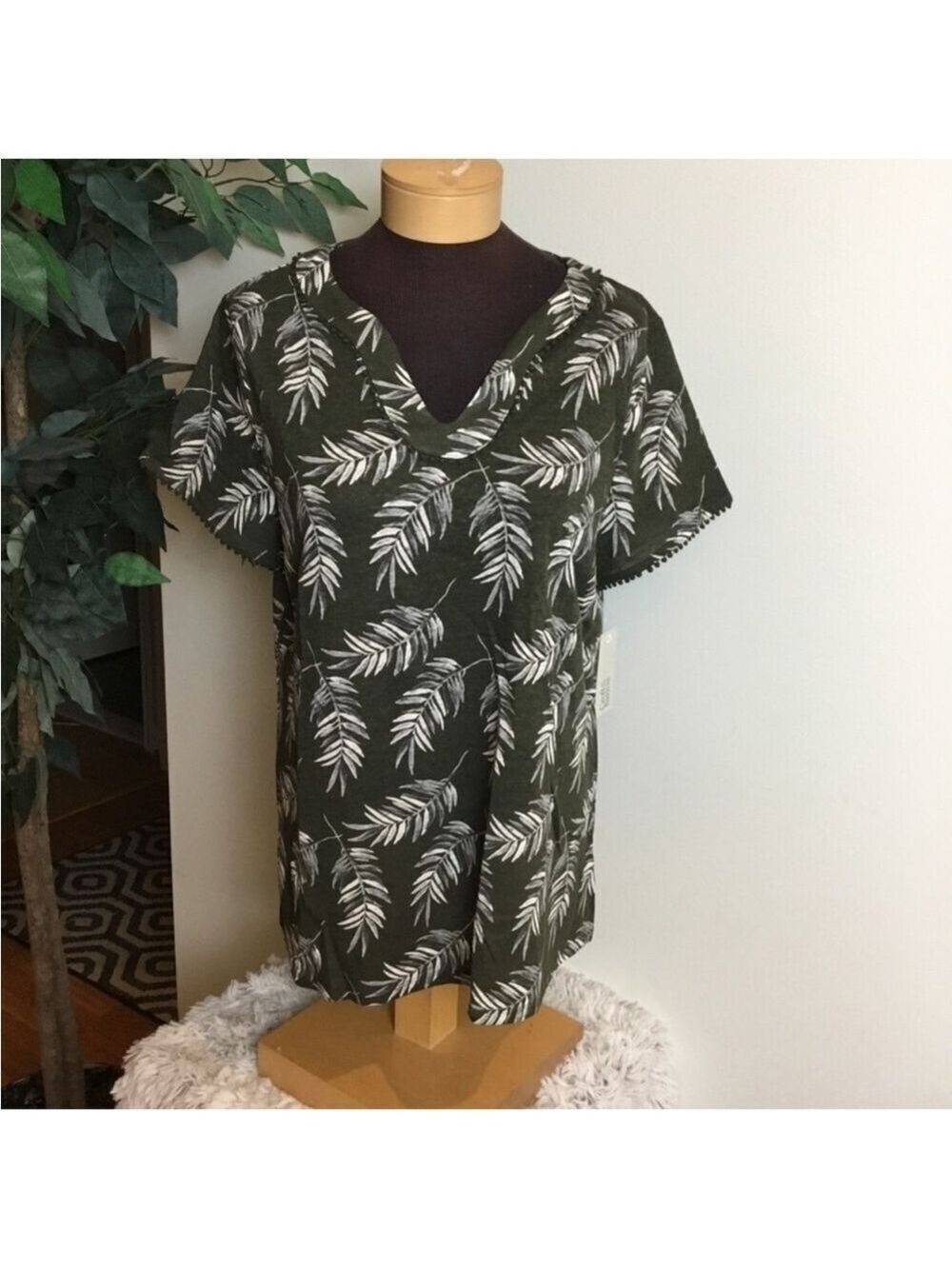 Croft & Barrow bobble trimmed short sleeve tee Womans size XL leaves